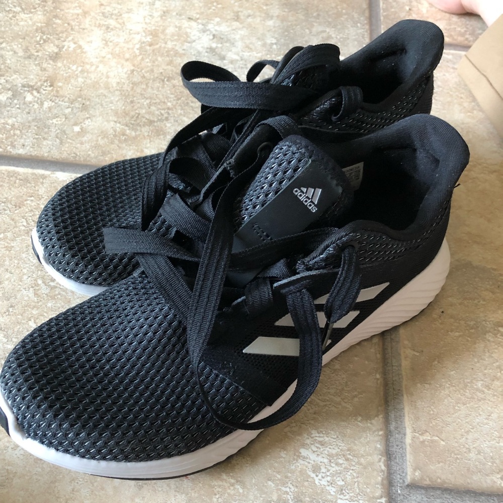 Adidas Edge luxe bounce black like new only worn twice. Size 7.5